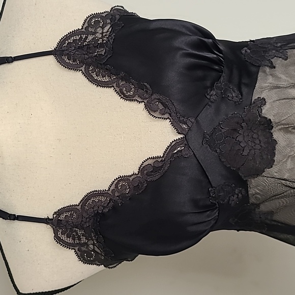 Victoria's Secret black lace sheer baby doll nighty from early 2000's - Picture 3 of 11